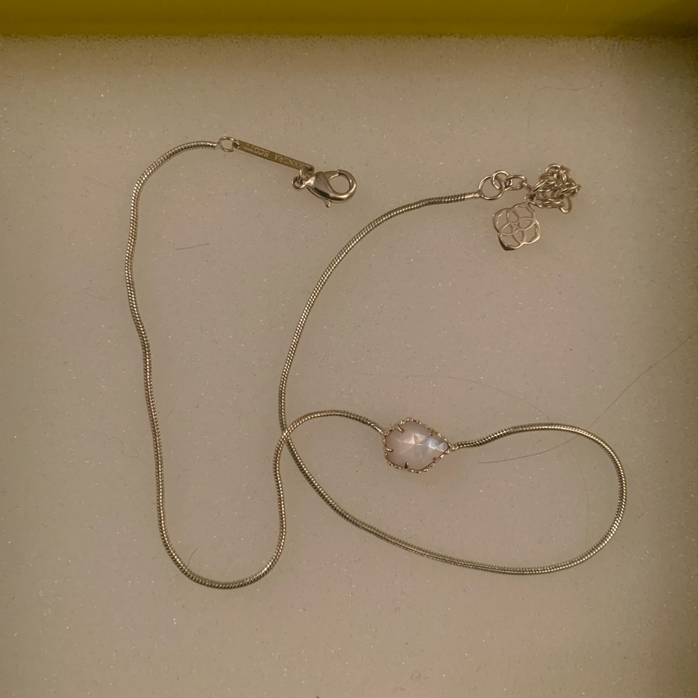 Kendra Scott necklace